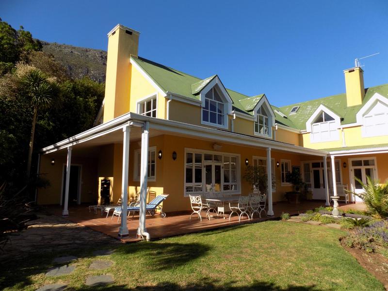 To Let 4 Bedroom Property for Rent in Hout Bay Western Cape